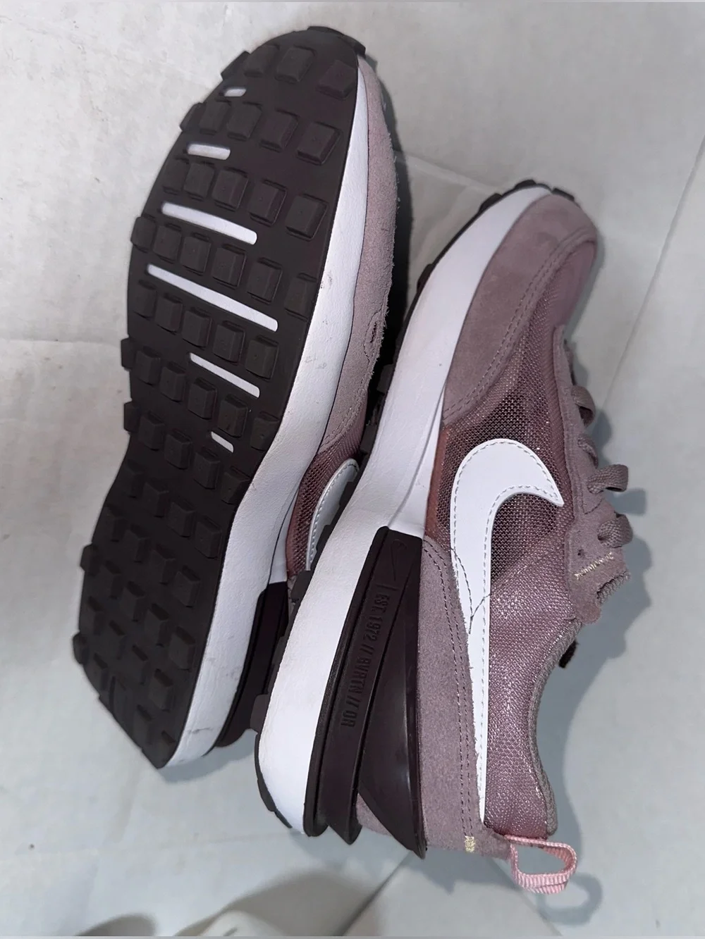 Nike Waffle One Fuchsia Girls Size 2.5Y Pink Walking Running Shoes Sneakers